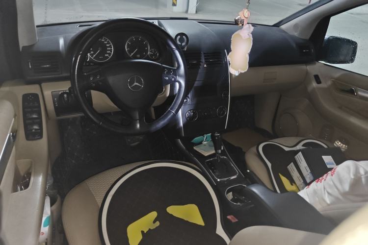 Used Mercedes-Benz A-Class 2011 A 160 Center Console