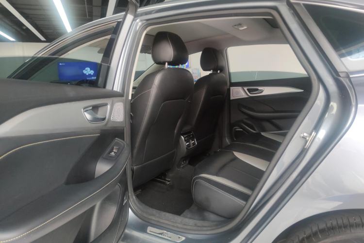 Used Roewe i6 MAX 2020 300TGI Automatic Cool & Stylish Skyroof Edition
