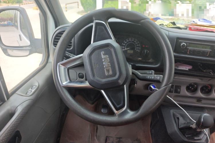 Used JMC Transit 2017 2.8T Commercial Version Short Wheelbase Mid-Roof 6/7/8-Seater JX493 Steering Wheel