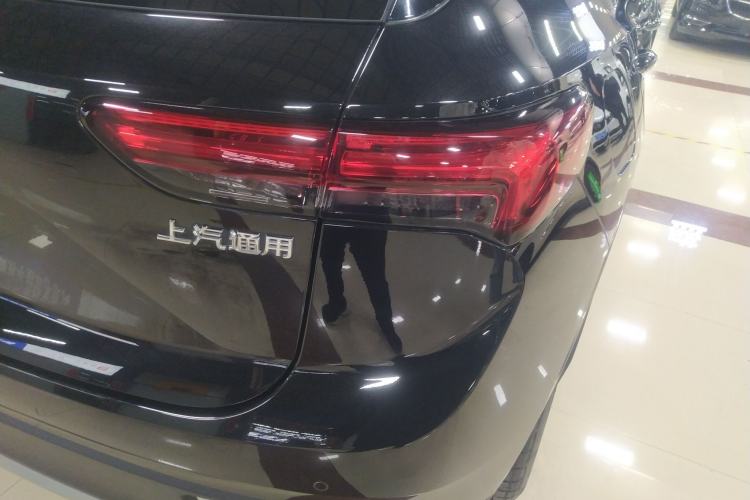 Used Buick Envision 2023 Encore S 552T Two-Wheel Drive Luxury Model
