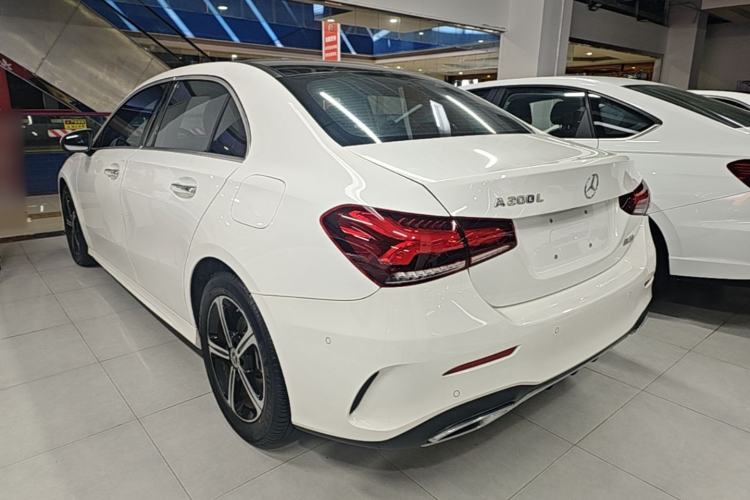 Used Mercedes-Benz A-Class 2022 Revised Version A 200 L Sport Sedan Fashionable Style
