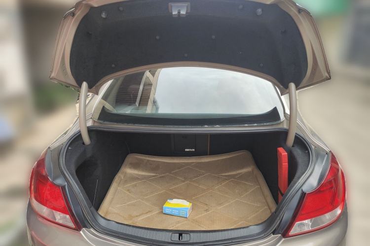 Used Buick Regal 2011 2.0L Comfort Edition Trunk