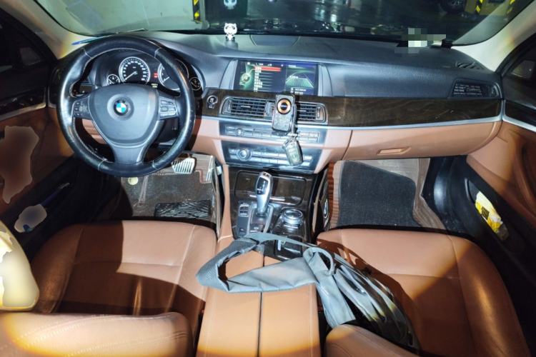 Used BMW 5 Series 2014 528Li Leading Model Center Console