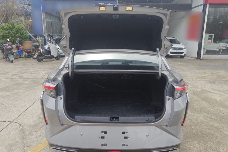 Used Dongfeng Aeolus Yixuan 2021 230T Automatic ZuiFeng Edition Trunk