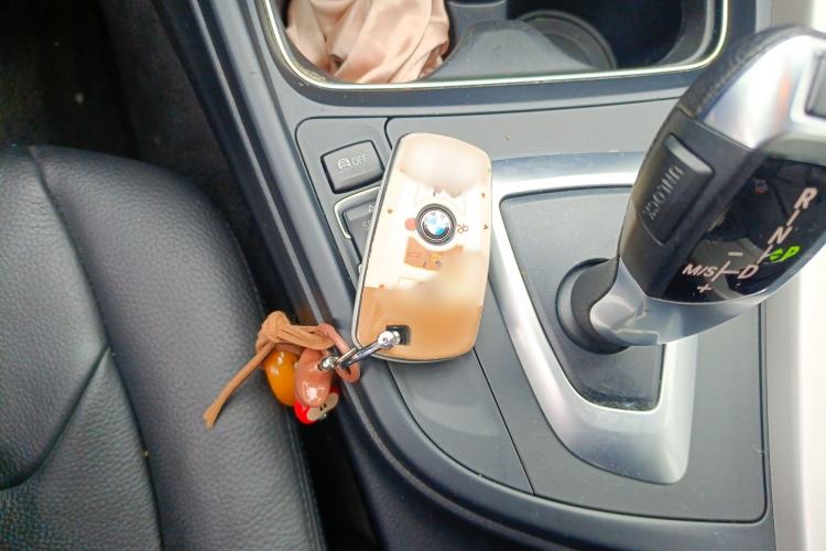 Used BMW 3 Series 2013 320i Sport Edition Interior 1