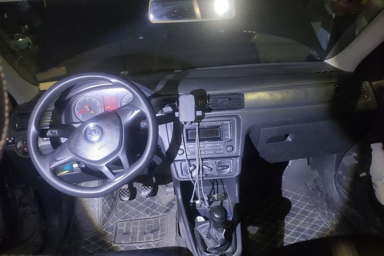 Used Volkswagen Santana 2016 1.6L Manual Fashion Edition Center Console