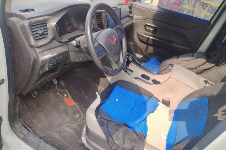 Used Wuling Hongguang V 2022 1.5L Jingqu Version Hydraulic Power Steering LAR