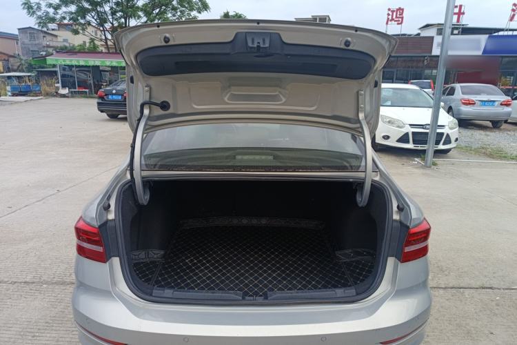 Used Volkswagen Lavida 2018 1.5L Automatic Fashion Edition China V Standard Trunk