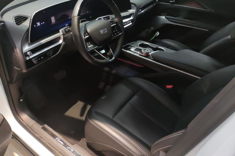 Used Cadillac LYRIQ 2022 Rear-Drive Long-Range Luxury Edition
