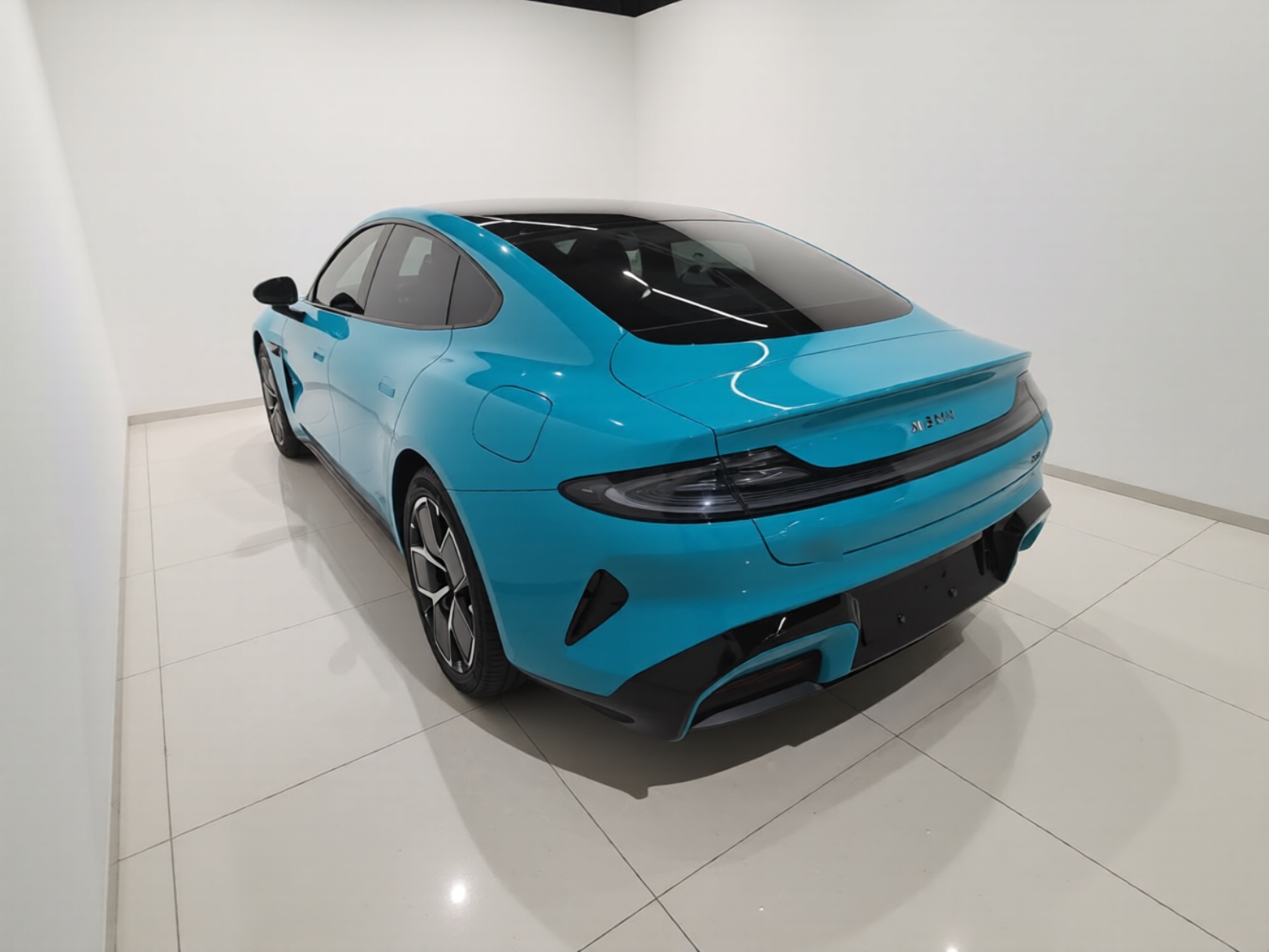 Xiaomi Auto SU7 2024 Rear-Drive Standard Founder Edition — снимка 4