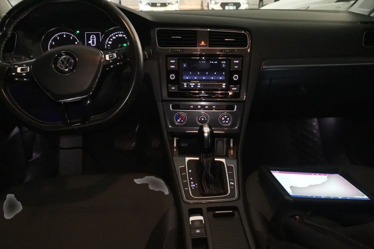 Used Volkswagen Golf 2017 230TSI Automatic Comfort Edition – Celebrating Milestone of One Million Units
