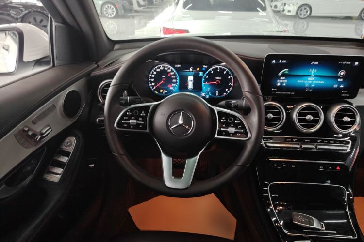 Used Mercedes-Benz GLC 2022 Second Facelift GLC 260 L 4MATIC Dynamic Edition Steering Wheel