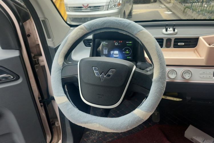 Used Wuling Hongguang MINIEV 2022 Macaron Premium Model – Lithium Iron Phosphate Steering Wheel