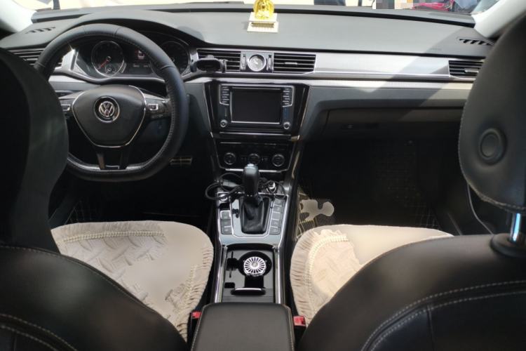 Used Volkswagen Passat 2016 330TSI DSG Prestige Edition Center Console