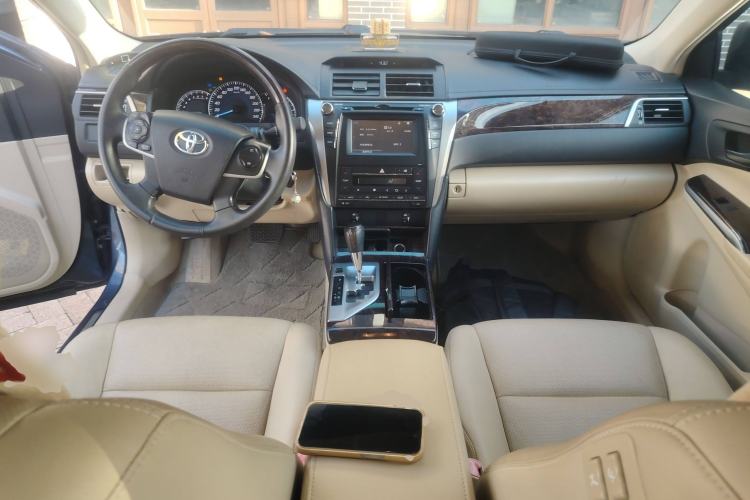 Used Toyota Camry 2015 2.0G Luxury Edition
