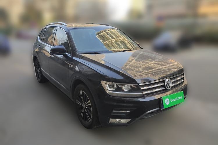 Used Volkswagen Tiguan L 2019 Updated Version 330TSI Automatic Two-Wheel Drive Panoramic Comfort Edition China VI Standard Front Right 45 Deg