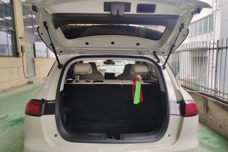 Used Wuling Bingo PLUS 2024 330 km Range Five-Seater Version
