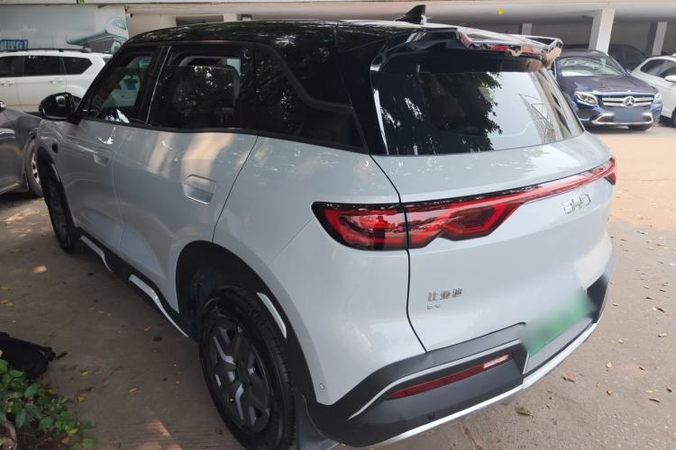 Used BYD Yuan UP 2025 Intelligent Driving Version 401 KM Dynamic Edition Exterior 2