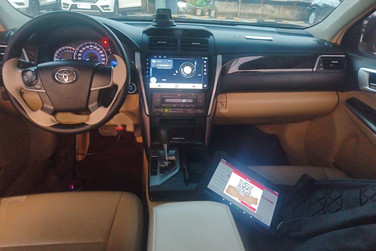 Used Toyota Camry 2015 2.0E Elite Edition Center Console