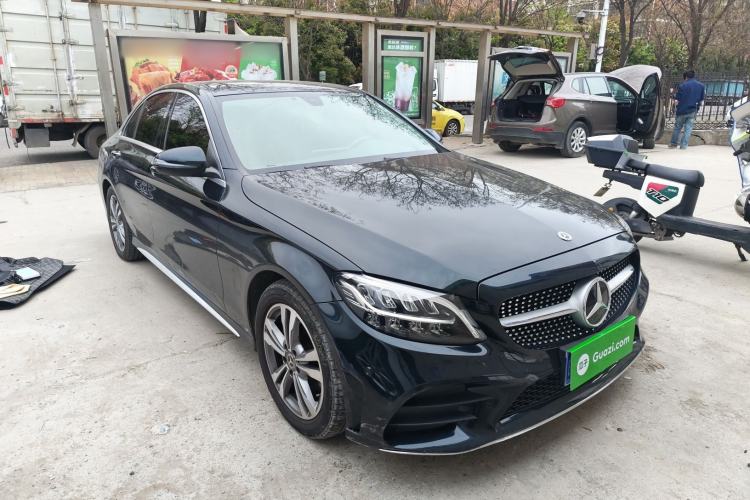 Used Mercedes-Benz C-Class 2021 C 200 L Fashion Edition Sport Version Front Right 45 Deg