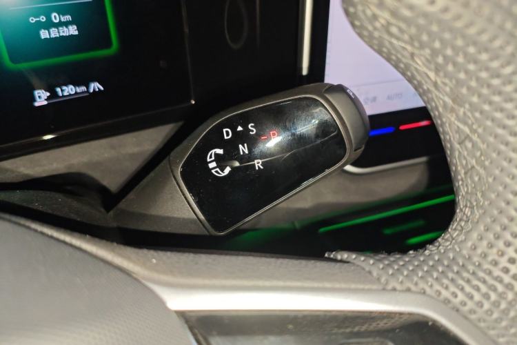 Used Volkswagen Tiguan L 2024 PRO 380TSI Four-Wheel Drive R-Line Prestige Edition Gear Lever