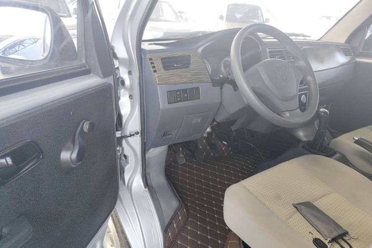 Used Jinbei Hiace X30 2023 1.5L Super-Enjoyment Van 2/5 Seats Non-Air-Conditioned Version SWC15M