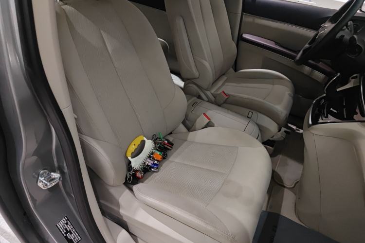 Used Buick GL8 2023 Land Executive Class Comfort Model