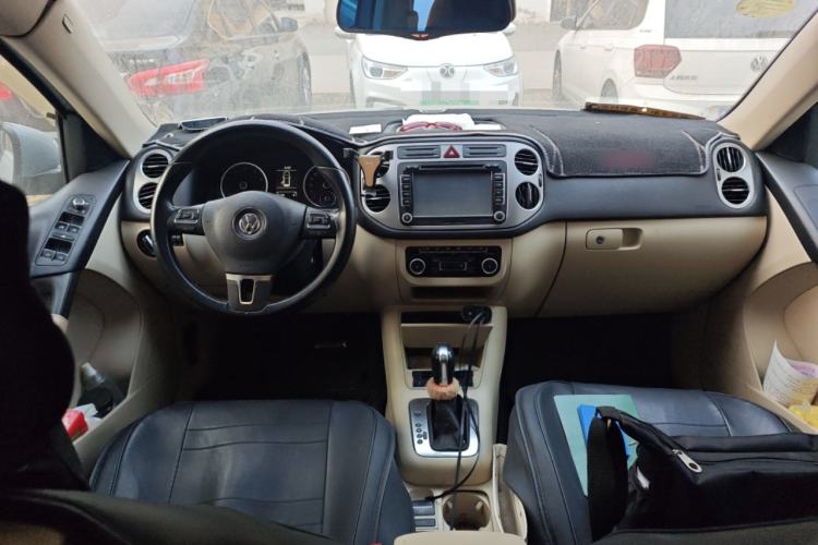 Used Volkswagen Tiguan 2012 1.8TSI Automatic Two-Wheel Drive Elite Edition Center Console