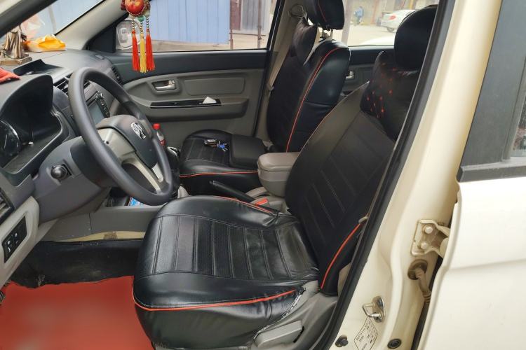 Used BAIC Weiwang M20 2014 1.5L practical type BJ415A Left Front Seat