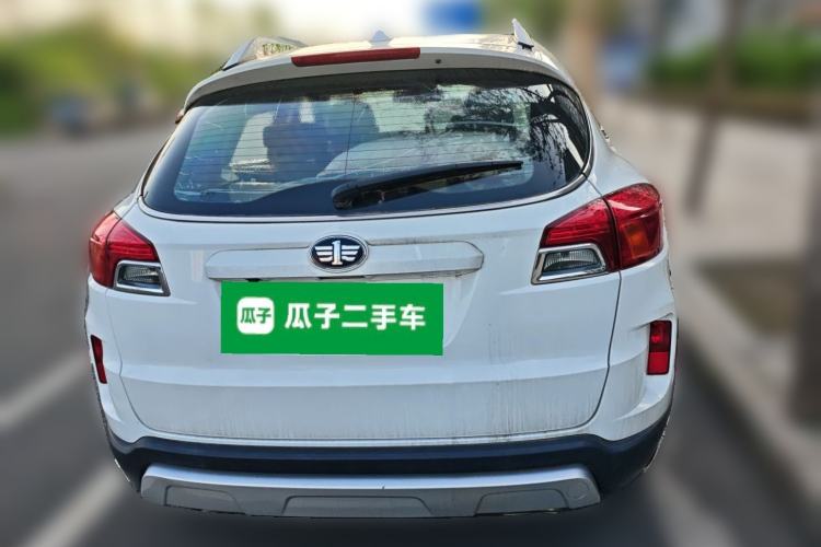 Used Bestune X80 2015 2.0L automatic luxury version Rear