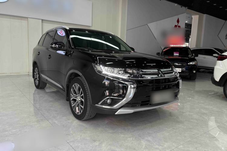 Used Mitsubishi Outlander 2018 2.0L Two-Wheel Drive Glory Edition 5 Seats Exterior 3