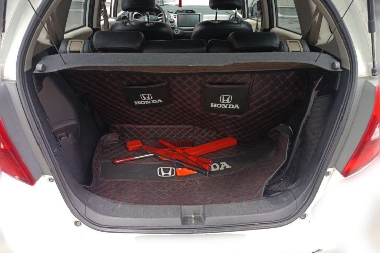 Used Honda Fit 2011 1.3L automatic comfort version
