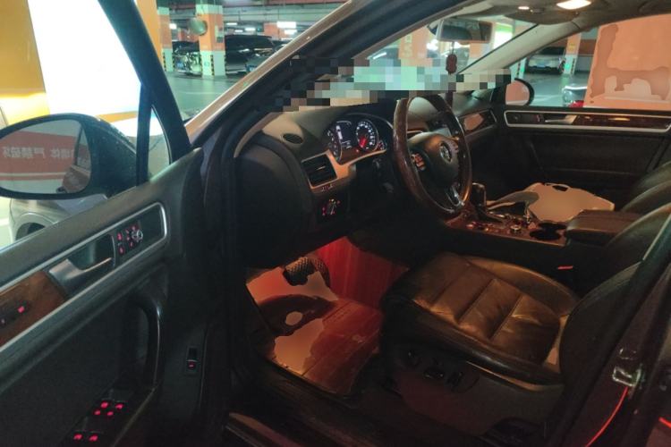 Used Volkswagen Touareg 2011 3.0 TSI Luxury Edition Driver Seat