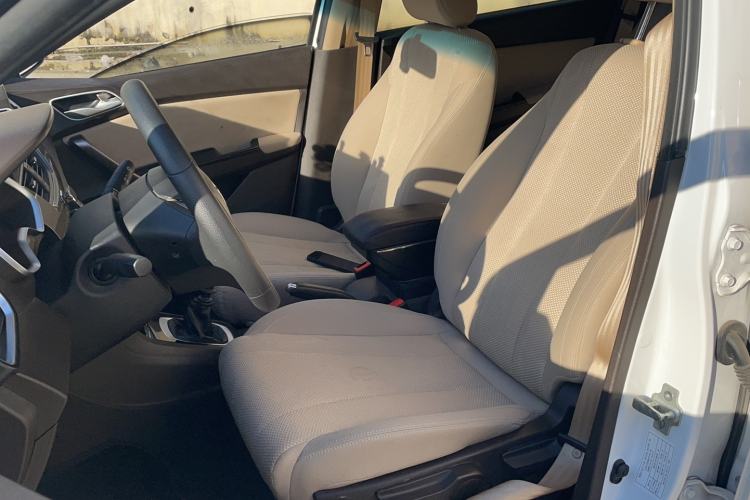 Used Baojun 310W 2017 1.5L Manual Comfort Version China VI Emission Standard
