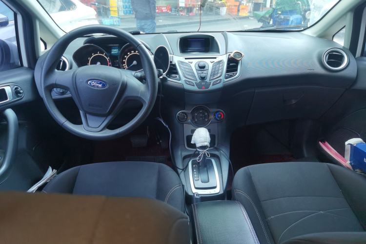 Used Ford Fiesta 2013 Hatchback 1.5L Automatic Fashion Edition Center Console