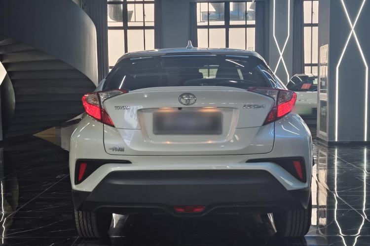 Used Toyota IZOA 2018 2.0L Yichi Edition China V Standard