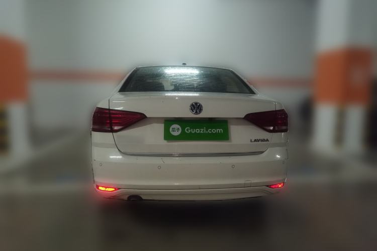 Used Volkswagen Lavida 2017 1.6L Manual Comfort Edition