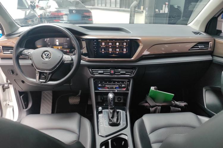 Used Volkswagen Tharu 2022 280TSI Two-Wheel-Drive Luxury Edition