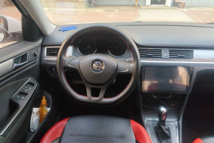 Used Volkswagen Bora 2018 1.5L Automatic Fashion Model Steering Wheel