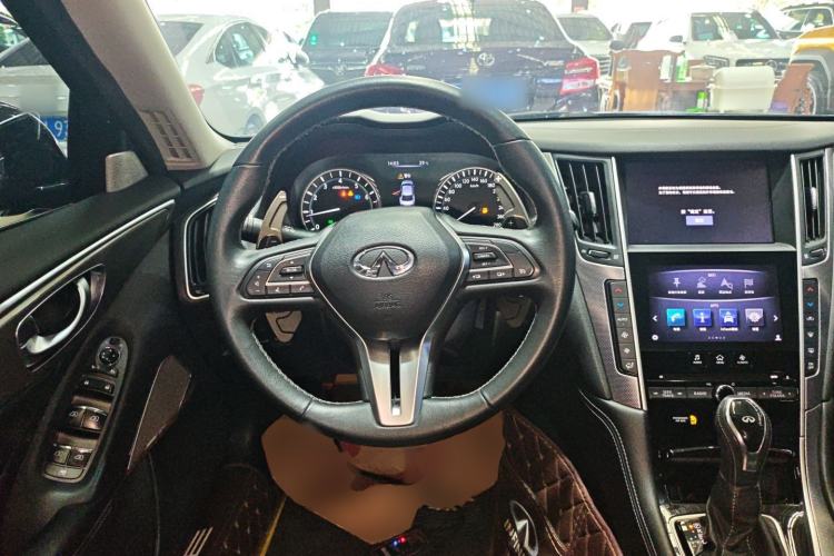 Used Infiniti Q50L 2018 2.0T Enjoyment Version China VI Standard Steering Wheel