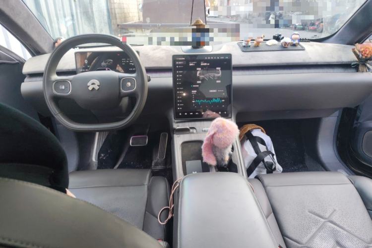 Used Nio ET7 2022 75 kWh Center Console