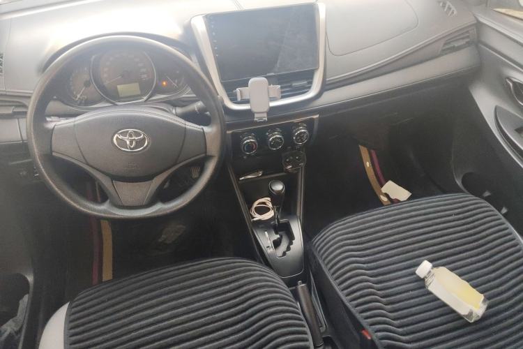 Used Toyota YARiS L Zhi Xuan 2020 X-Trail X 1.5L CVT Leading Edition Center Console