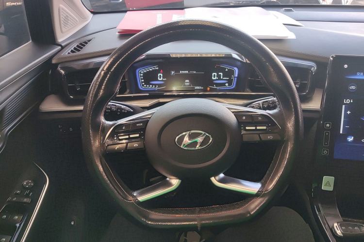 Used Hyundai Custo 2021 270TGDi Prestige LUX Steering Wheel