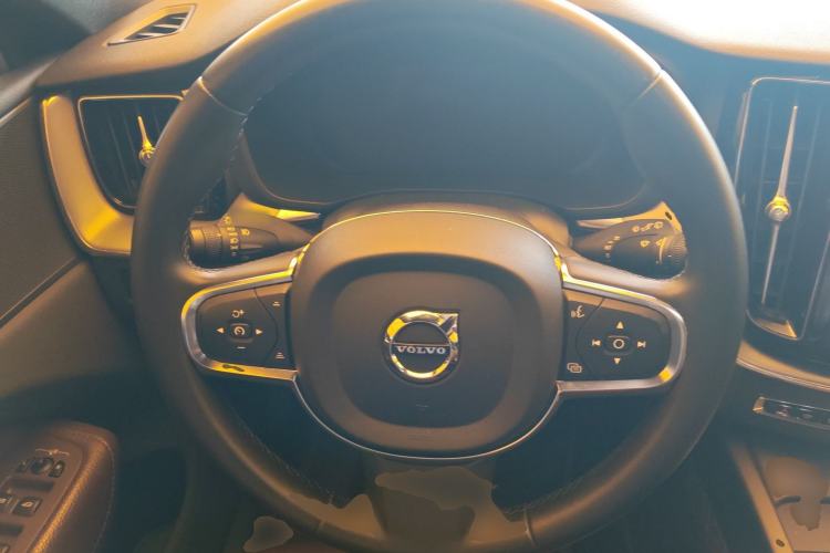 Used Volvo XC60 2022 B5 4x4 Zhiyi Luxury Edition Steering Wheel