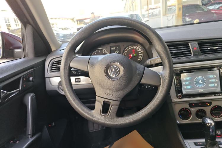 Used Volkswagen Lavida 2013 Revised Classic 1.6L Automatic Fashion Edition