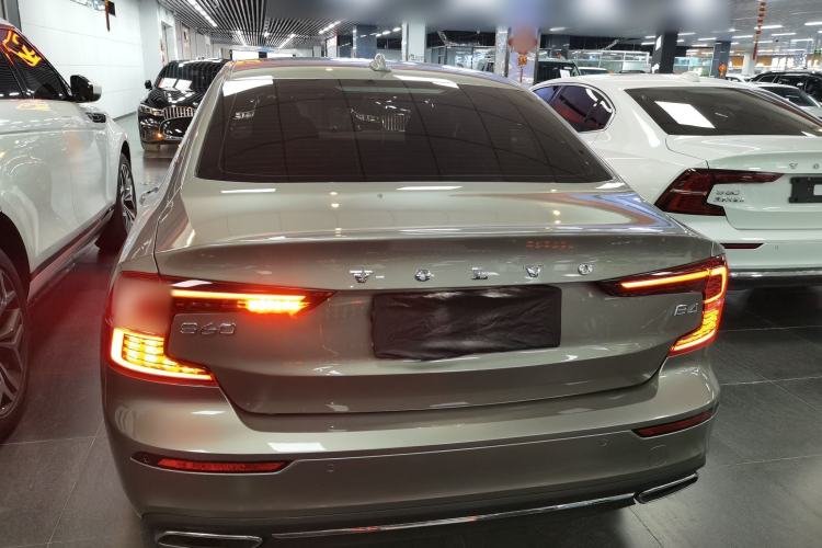 Used Volvo S60 2022 B4 Zhiyuan Luxury Edition
