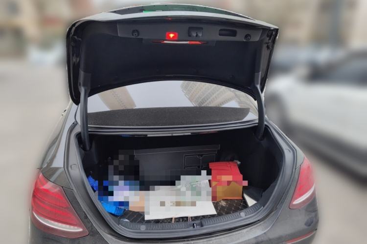 Used Mercedes-Benz E-Class 2019 E 200 L 4MATIC Trunk