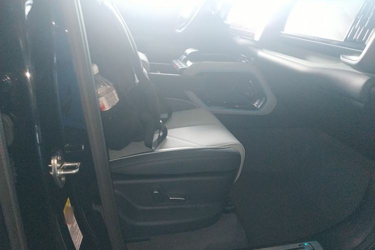 Used Formula Leopard 5 2023 Explore Edition
