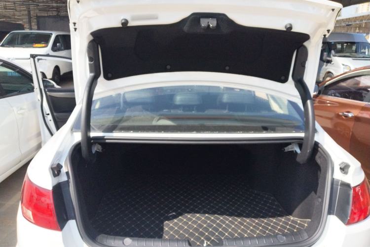 Used Geely Auto Emgrand GL 2018 1.8L Manual Elite Smart Connectivity Version