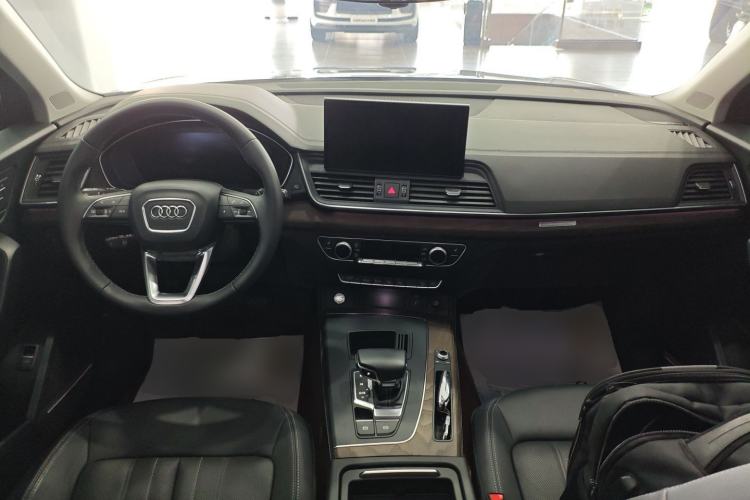 Used Audi Q5L 2022 45T Luxury Elegant Model
